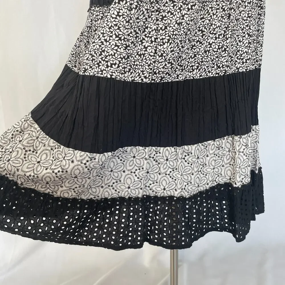 Tiered Broomstick Skirt Size Medium Black White Floral Embroidered Lace Fairy